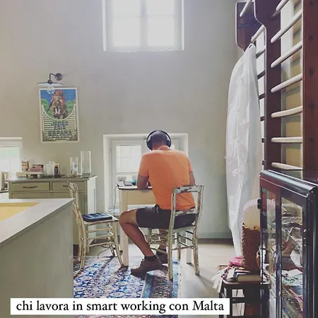 La Scuderia Charming