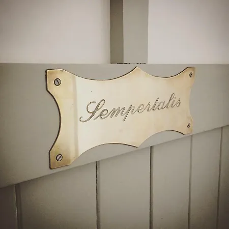 La Scuderia Charming