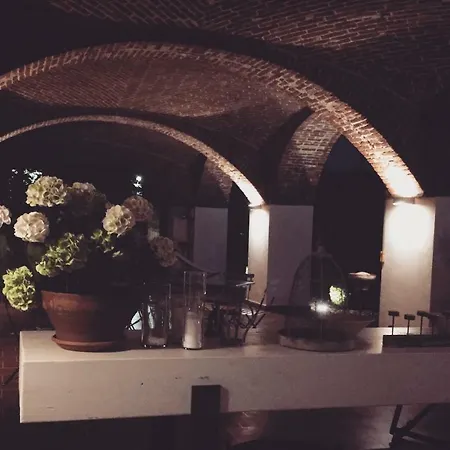 La Scuderia Charming